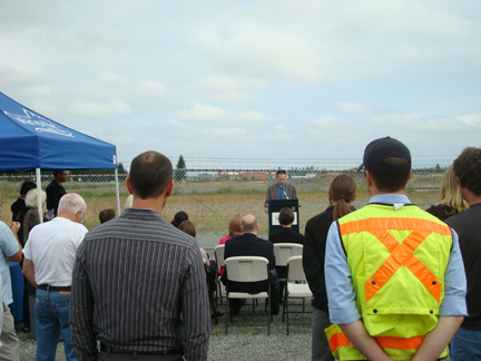 Mayor speaks about benefits and improvements of the 156th overcrossing project